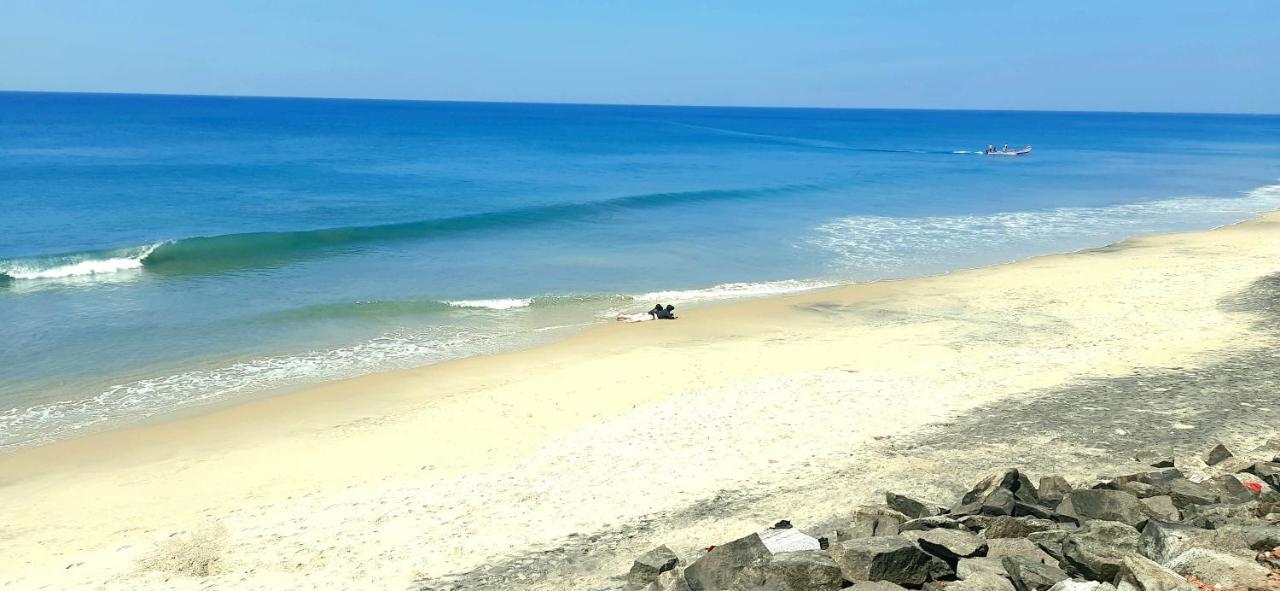 Blue Water Beach Resort Varkala Eksteriør bilde